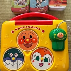 
ぬいぐるみ、電子ピアノ、パズル、絵本とおもちゃ等の画像