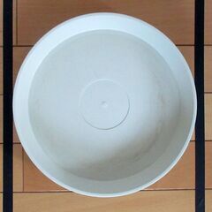 樹脂製水皿　(中)　使用済み　Ｊの画像