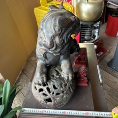 玉乗り獅子　銅製　獅子　置物の画像