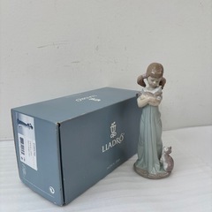 LLADRO  リヤドロ　 Caricias y celos DON'T FORGE ME   わたしのことも忘れないで　置物　オブジェ
　猫　女の子　の画像