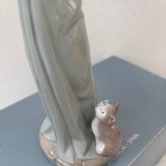LLADRO  リヤドロ　 Caricias y celos DON'T FORGE ME   わたしのことも忘れないで　置物　オブジェ
　猫　女の子　の画像