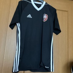 adidasシャツ