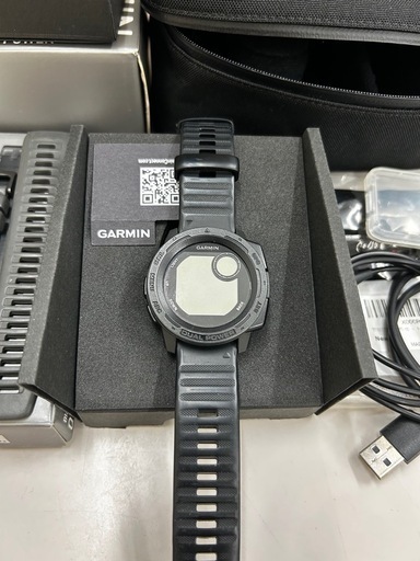 GARMIN INSTINCT DUAL POWER タフネスGPSウォッチ グラファイトカラー
