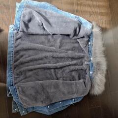 冬に暖かい女性用デニムジャンバーの画像