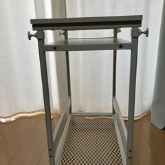 【受け渡し者決定】真っ白なパソコンワゴンの画像