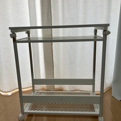 【受け渡し者決定】真っ白なパソコンワゴンの画像