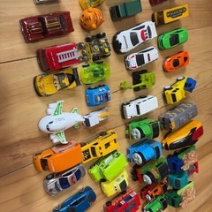 ^ミニカー40台