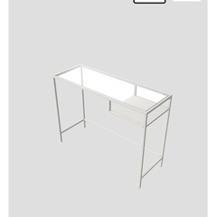IKEA購入机とサイドキャビネットの画像