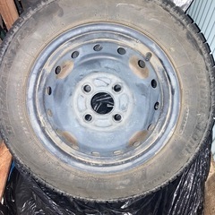 スタッドレスタイヤの画像