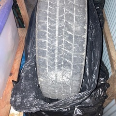 スタッドレスタイヤの画像