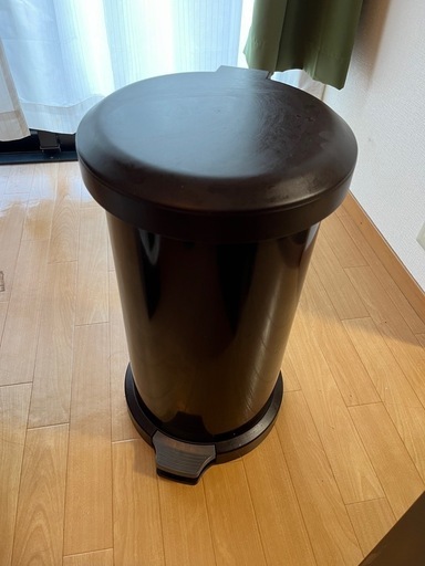 密閉式ゴミ箱ダストボックス