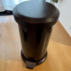 密閉式ゴミ箱ダストボックス