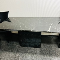 大理石テーブル