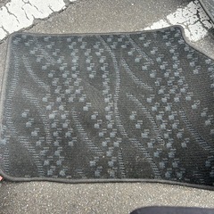 急募‼️車の足元に敷くマットの画像
