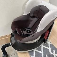 コンビ　チャイルドシート　クルットムーブ