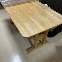 ダイニングテーブル
