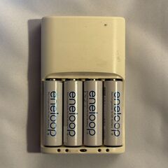 🌟エネループ 充電器　 単3 単3形4本 　充電・放電機能付き　🌟２