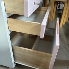 キャビネット ピンク 木製の画像