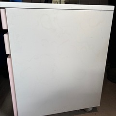 キャビネット ピンク 木製の画像