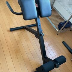 美品　リーディングエッジ バックエクステンションベンチ 折り畳み式 耐荷重110kg 角度調整機能 背筋 側腹筋 腹筋 トレーニング用 LE-HRC ブラックの画像