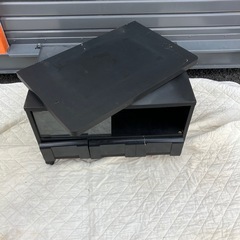 無料　回転天板代ビデオテープケース付き　テレビ台　タイヤ取れやすいの画像