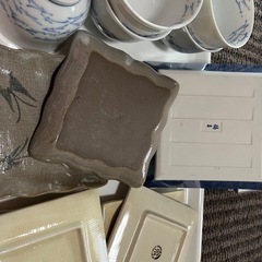 和食器　皿いろいろ＆湯呑みセットの画像