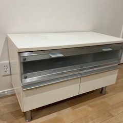 テレビ台　白