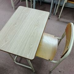 机と椅子のセット差し上げます①