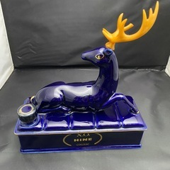 HINE XO コニャック、鹿の形状の陶器ボトルの画像