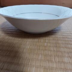 深皿売ります(青い模様)の画像