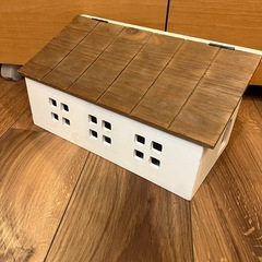 [お家型]ケーブルボックス　コンセントボックス　