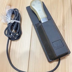 値下げ交渉受付中！ピアノタッチ⭐︎ペダル付き電子ピアノの画像