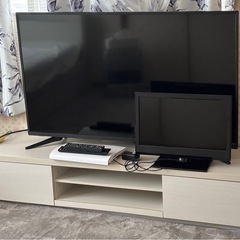 テレビ2台とテレビボード