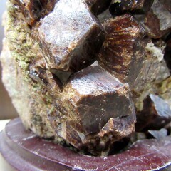 鑑賞石 天然石 鉱物 詳細不明 重量 約1,207g 台付き オブジェ インテリア 置物 現状品 苫小牧西店の画像