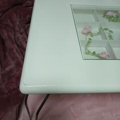 ガラスコレクションテーブル　ホワイト　白　ディスプレイテーブルの画像