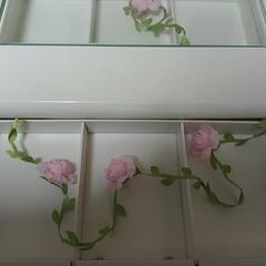 ガラスコレクションテーブル　ホワイト　白　ディスプレイテーブルの画像