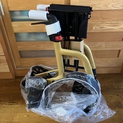 【新品・未使用】KEEVE 高齢者用 歩行器 KV-R002 ゴールド の画像