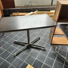 テーブル