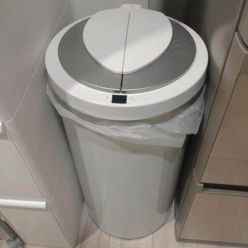 zitA　自動ゴミ箱
