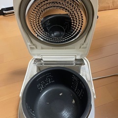 【お引き渡し決まりました】炊飯器の画像