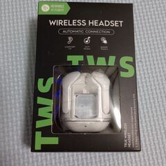☆ 高性能 ハンズフリーイヤホン 白 新品です☆