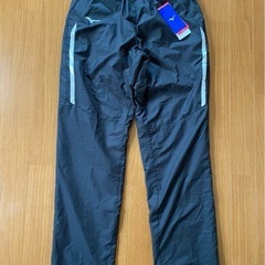 ミズノ ブレスサーモ入りで暖かい！ 新品、未使用品。 タグ付き。...