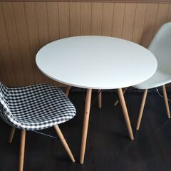 カフェテーブルセット（椅子2客付き）