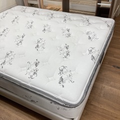 S176 ⭐ ジモティー限定価格！ドリームベッド  シモンズ クイーンベッド プレミアムクラスマットレス  幅165cm USED 綺麗の画像