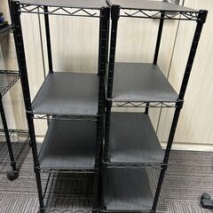 【無料】ラック大2個と小2個の画像