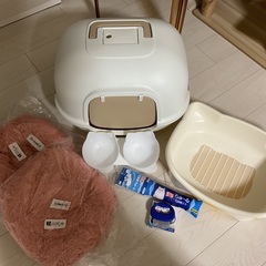 猫トイレ　ベッド　餌入れ　おもちゃ