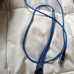 3wayUSB充電ケーブル　iPhone/TypeC/microUSB