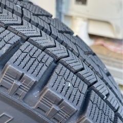 【値下げ】スタッドレスタイヤ　185/70R14 ホイール付の画像