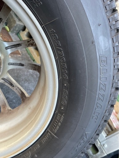 【値下げ】スタッドレスタイヤ　185/70R14 ホイール付