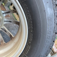 【値下げ】スタッドレスタイヤ　185/70R14 ホイール付の画像